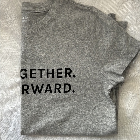 NWOT Athleta Organic Daily Crew 100% Cotton Tee Size Large Gray - Picture 4 of 8